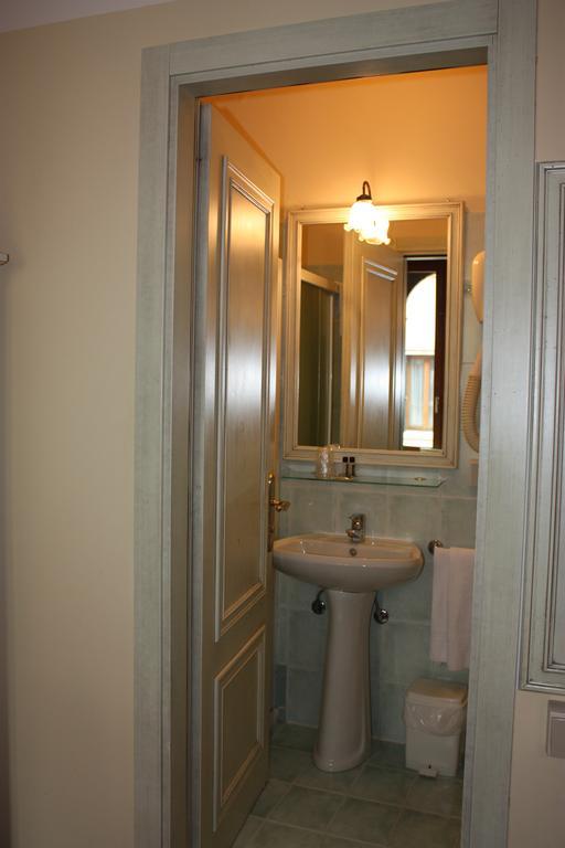 Single Room,67251224:JPEG